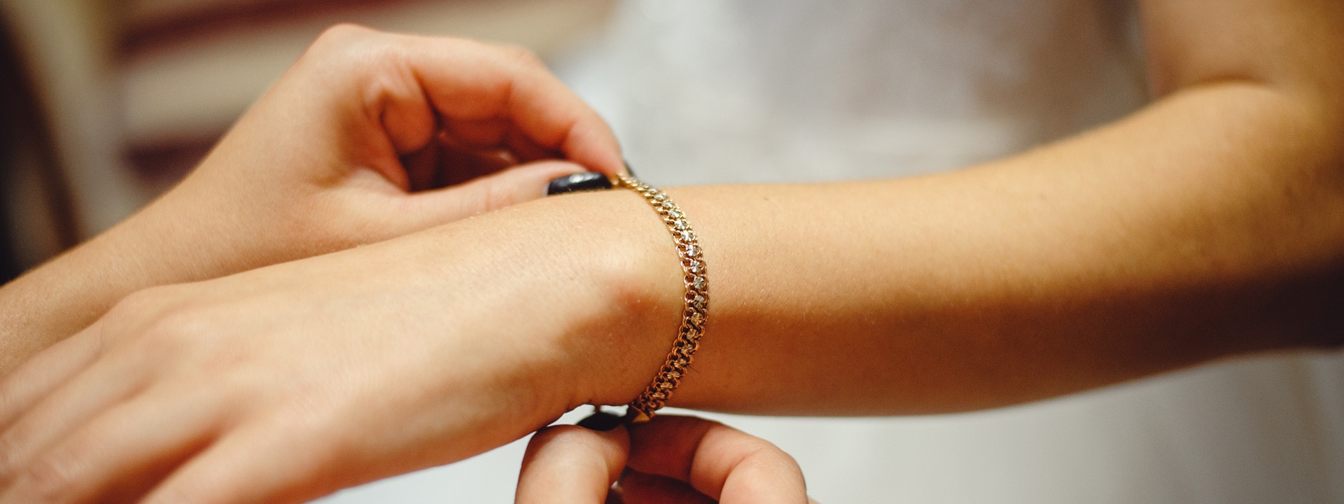 Infinity Bracelet Ein Schmuckstück mit Bedeutung Sherazade Oro